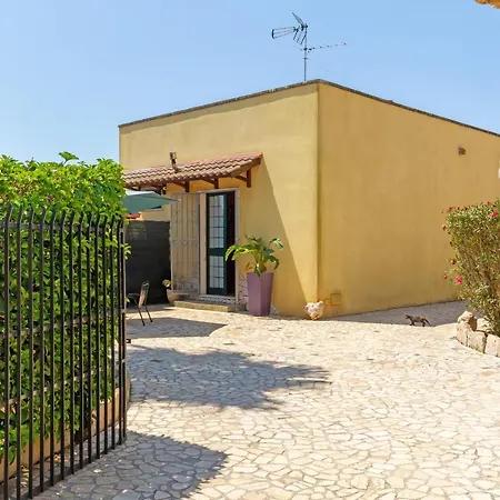 Holiday home Acquamarina *